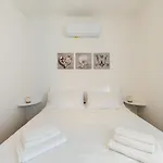 Keyroom - Patio & Parking Near