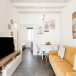 Keyroom - Patio & Parking Near 科莫
