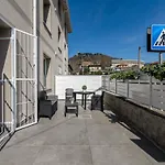 Keyroom - Patio & Parking Near