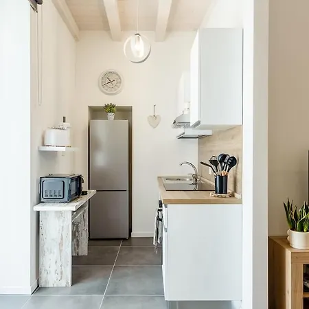 Keyroom - Patio & Parking Near